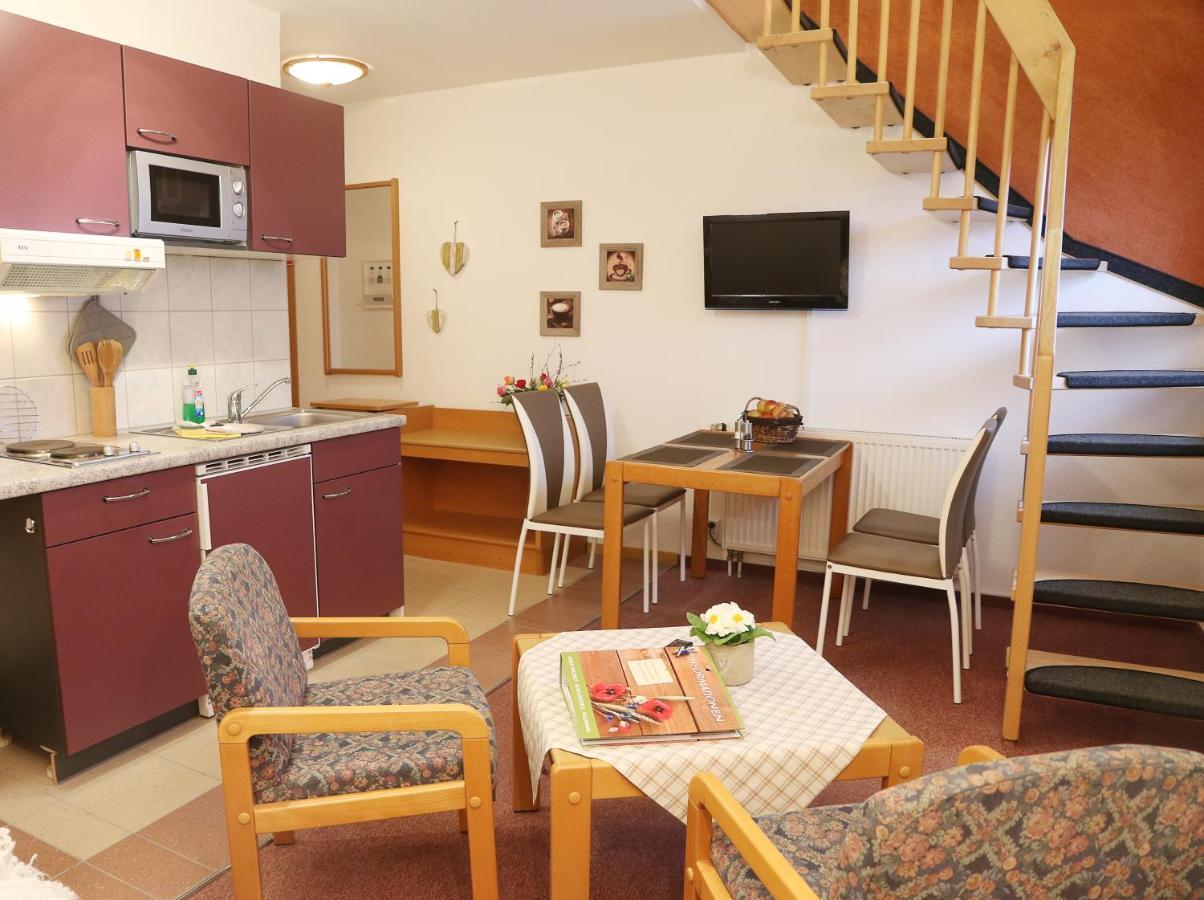 Landhotel & Reiterhof Schumann Triptis Экстерьер фото