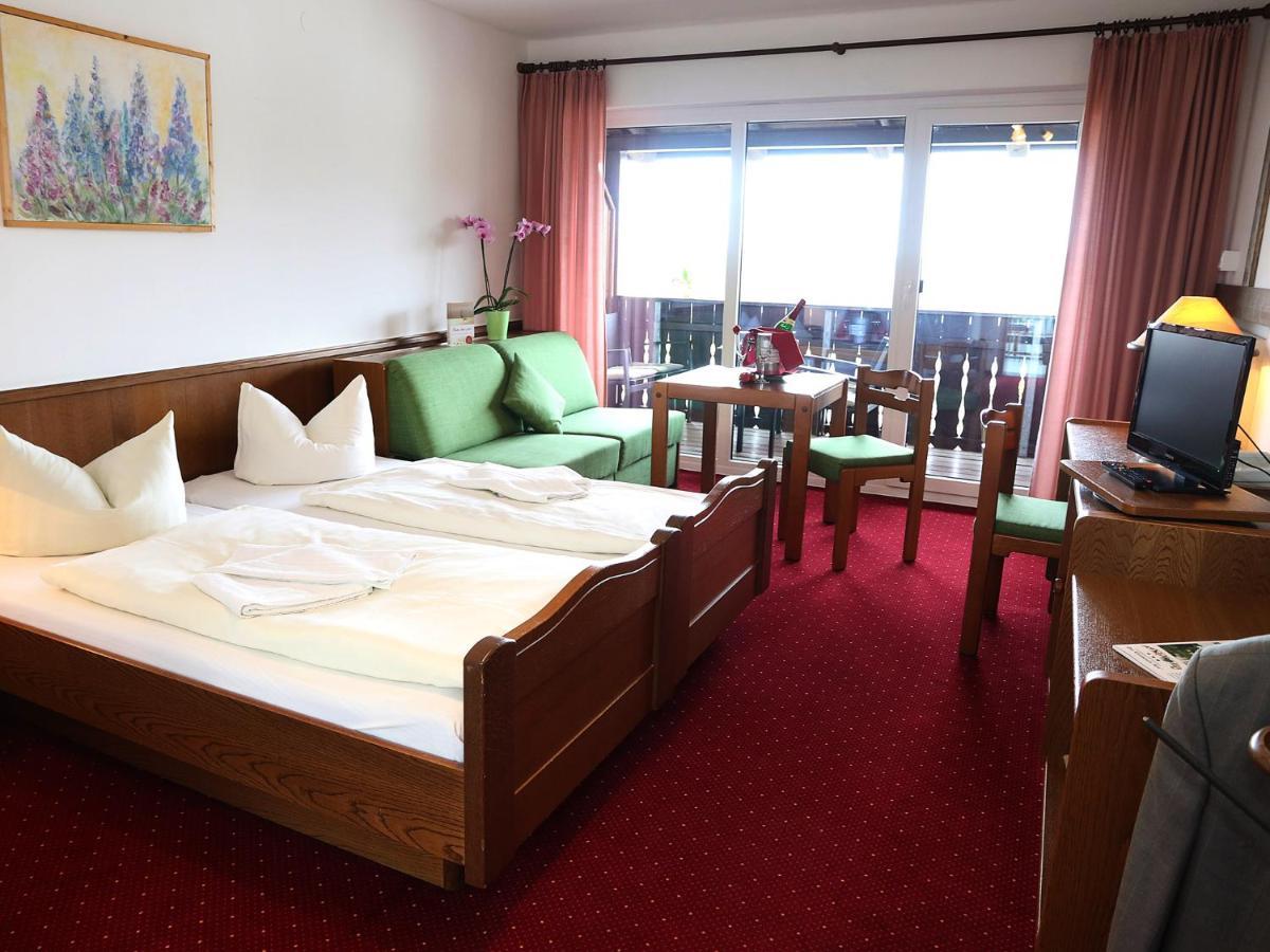 Landhotel & Reiterhof Schumann Triptis Экстерьер фото