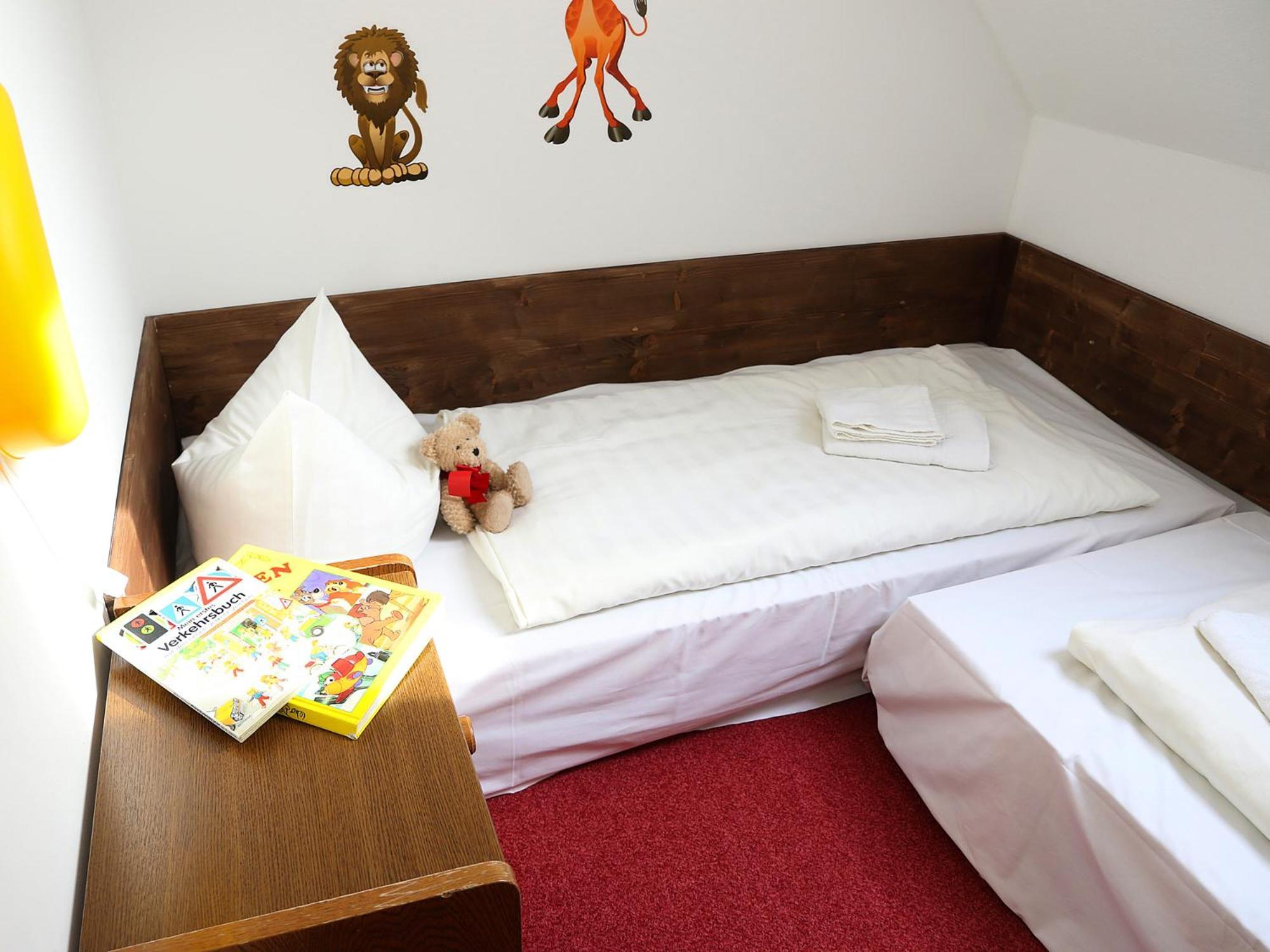 Landhotel & Reiterhof Schumann Triptis Экстерьер фото